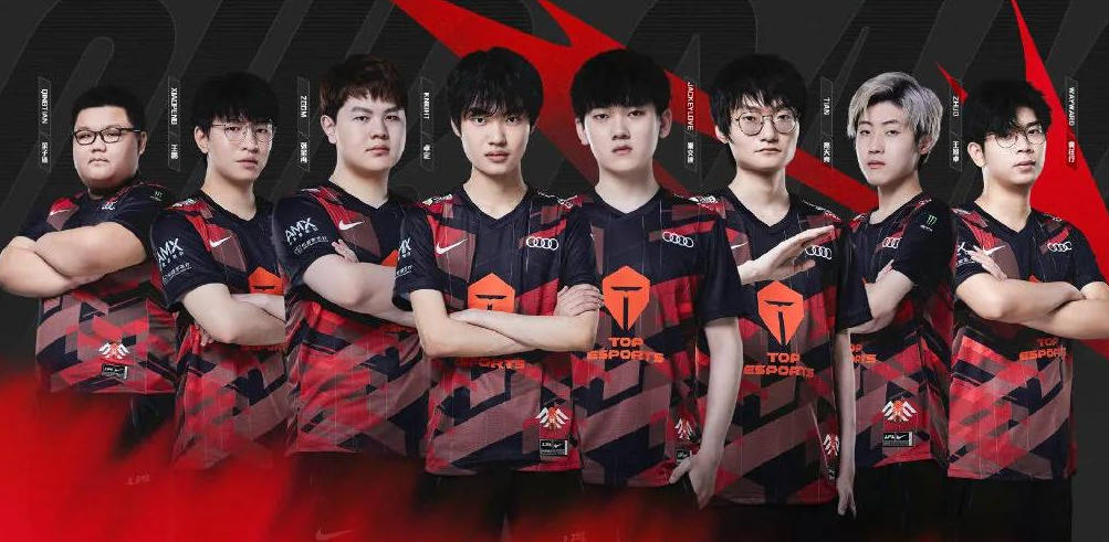 春亚泰再度 春亚泰再度