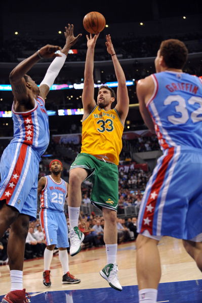 防守端的疏 防守端的疏