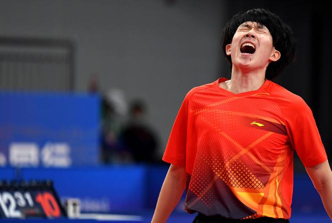 尖啸引群 尖啸引群